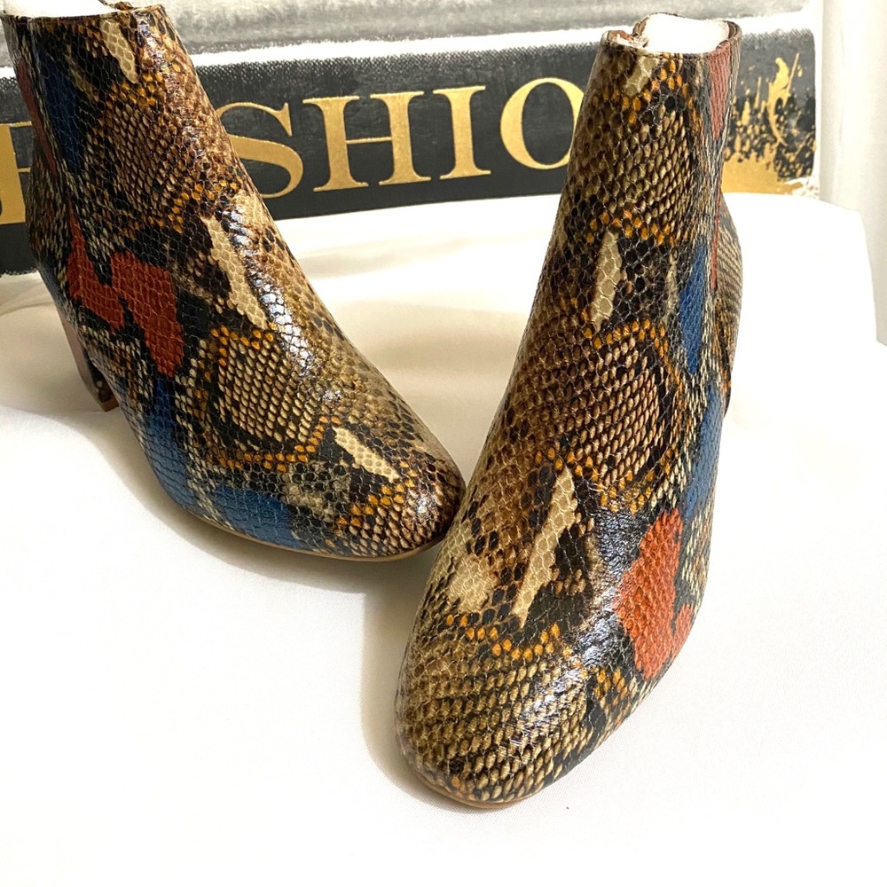 🆕 Tan Snake Embossed Fashion Boot